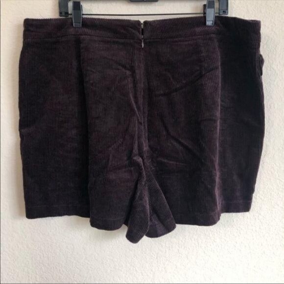 Forever 21 Shorts Plus Size Corduroy Laces Trendy - Picture 2 of 3